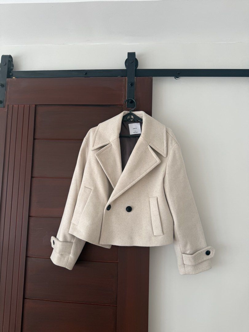 Mango wool coat (Category: Coats, Jackets and Outerwear) located in Manila. Submitted by declutterwithg (Listing ID 1425446562, Image 3). Description: used once only bought for 5k plus size M .