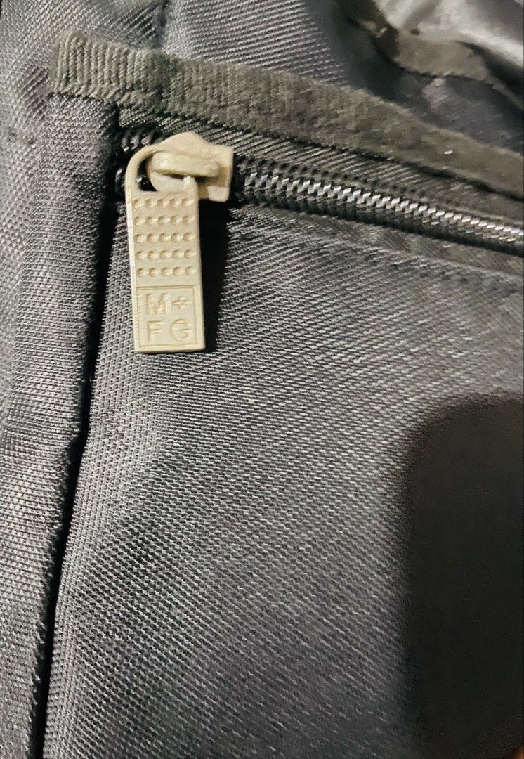 Marithe + Francois Girbaud Messenger Bag (Category: Luxury Bags & Wallets) located in Cavite. Submitted by thrift_finds2000 (Listing ID 1425578792, Image 3). Description: .