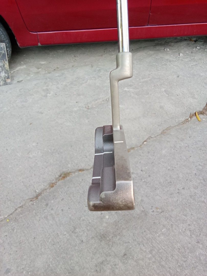 Maruman MP 7190 Golf Putter (Category: Golf) located in San Pedro. Submitted by trisheljas_japansurplus (Listing ID 1425597987, Image 2). Description: Maruman MP 7190 golf putter. Features a black grip with gold lettering. The putter head has a unique shape with white alignment lines. The shaft has a "True Temper" sticker. Made in USA. you can pick up personal sa aming shop Located 📍 Filinvest Homesite barangay bagong silang san pedro laguna 📍.