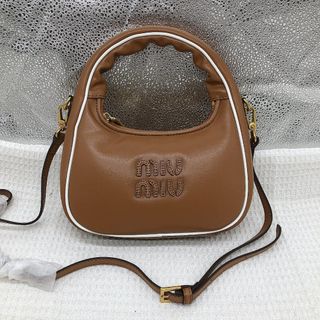 (Category: ) located in . Submitted by bagsbyjayce (Listing ID 1425475540, Image 1). Description: .
