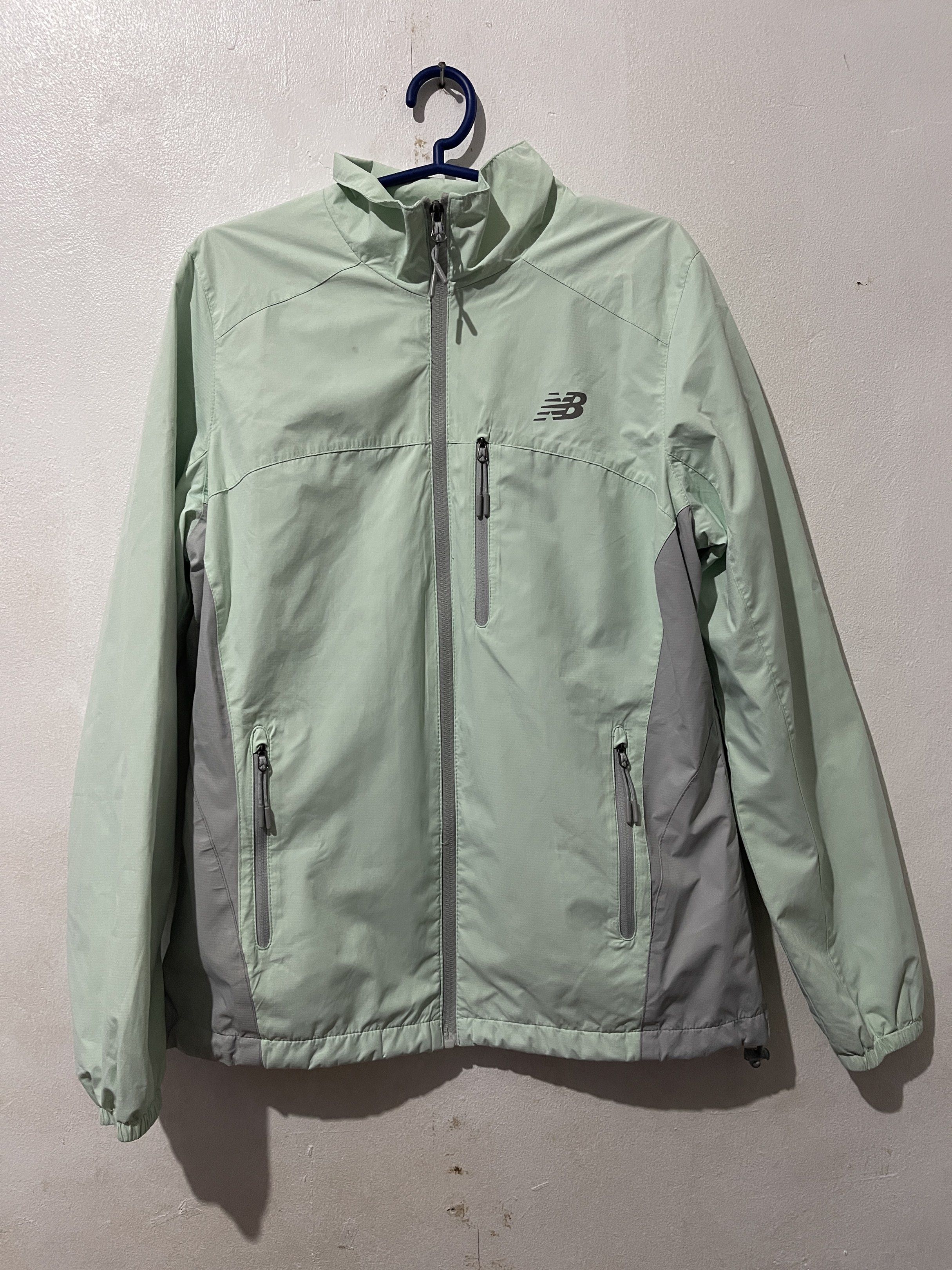 New Balance Women's Jacket (Category: Coats, Jackets and Outerwear) located in Makati City. Submitted by vertaronda2 (Listing ID 1425628084, Image 1). Description: .