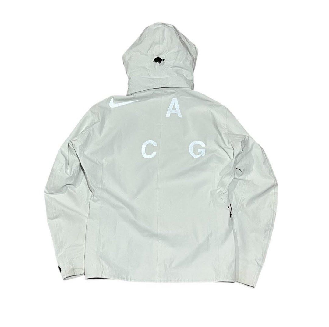 Nike ACG Gore-Tex Jacket (Category: Coats, Jackets and Outerwear) located in Baguio. Submitted by claw_set (Listing ID 1425466030, Image 2). Description: Nike acg jacket 22x27.