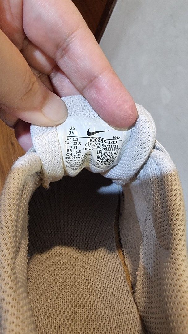 Nike Air Max White Sneakers (Category: Babies & Kids Fashion) located in Makati City. Submitted by bugs888 (Listing ID 1425572823, Image 3). Description: US size 2Y (UK 1.5) No more box RFS - feet outgrew shoes Shipping c/o buyer.