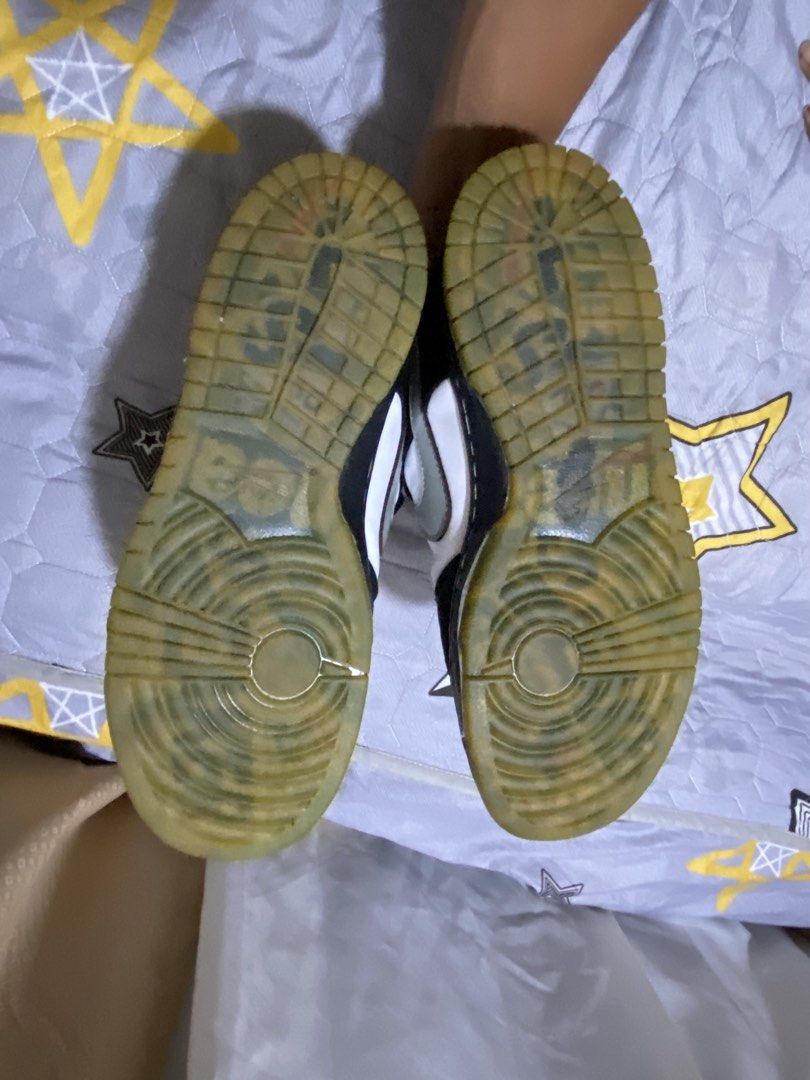 Nike SB Dunk Low Staple Panda Pigeon (Category: Sneakers) located in Barobo. Submitted by sonogonggr22560 (Listing ID 1425573970, Image 3). Description: .