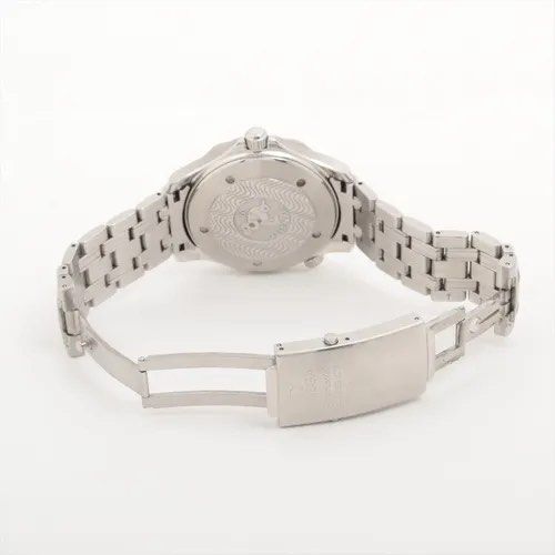 Omega Seamaster Professional Chronometer 300m (Category: Luxury Watches) located in Las Pinas. Submitted by daisuki_japan_luxury_by_reiko (Listing ID 1425561023, Image 3). Description: brand omega Model Seamaster accessories Box, extra sesame seeds size Case size (mm): 42mm Case size (mm): 42mm Wrist circumference: 15.5cm Japanese size chart Size guide here color material SS There are scratches and stains due to use, but it is an item that can be