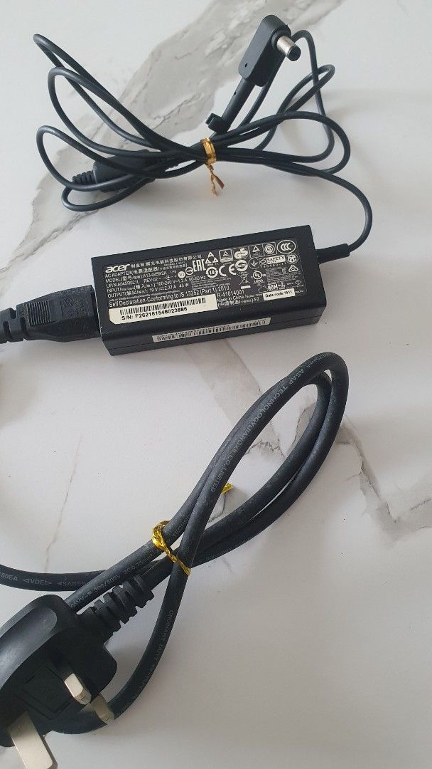 Original Acer AC adapter/charger406011662985472000