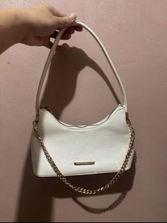 (Category: ) located in . Submitted by DPreloved_Online (Listing ID 1425498758, Image 1). Description: .