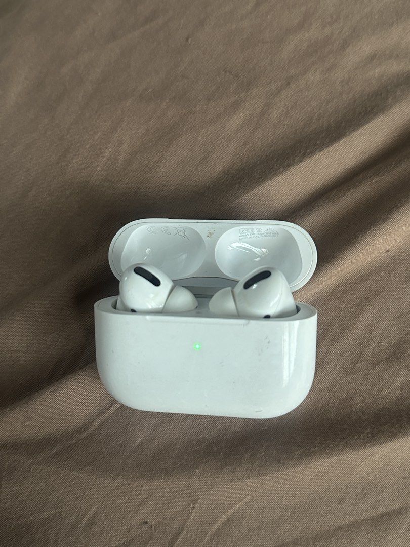 Original Apple AirPods Pro 1st gen (Category: Earphones) located in Pasig City. Submitted by mgmanila (Listing ID 1425482671, Image 1). Description: Selling my original AirPods Pro Gen 1. ✔️ Fully working ✔️ Authentic Apple AirPods Pro Condition: • Case has some dents • Needs replacement ear tips • static at very high volume but still works great for daily use. 📍 Meet-up / Delivery available.