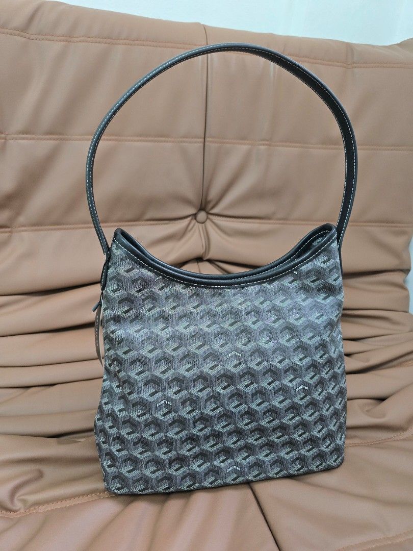 Original Christy Ng Alesso Bag (Medium) (Category: Luxury Bags & Wallets) located in Cavite. Submitted by lovetachy012 (Listing ID 1425486981, Image 2). Description: Brand new no issues Complete with tag & dustbag.