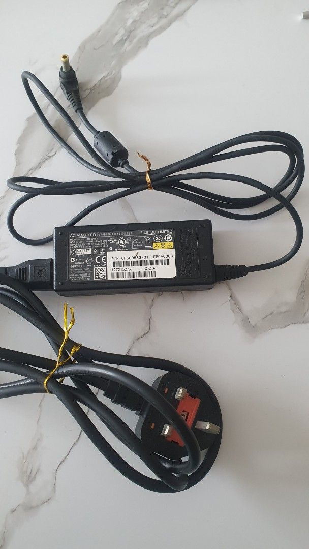 Original Fujitsu AC adaptor/charger406012376101038080