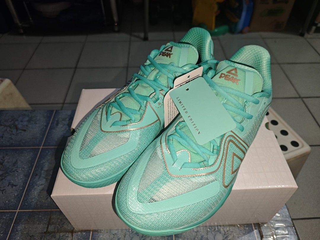 Peak Taichi Supreme "ALON" (Category: Sneakers) located in Quezon City. Submitted by mrpiggy0624 (Listing ID 1425557662, Image 2). Description: Peak Taichi Supreme "ALON" colorway Limited edition size US 11 fits 11.5.