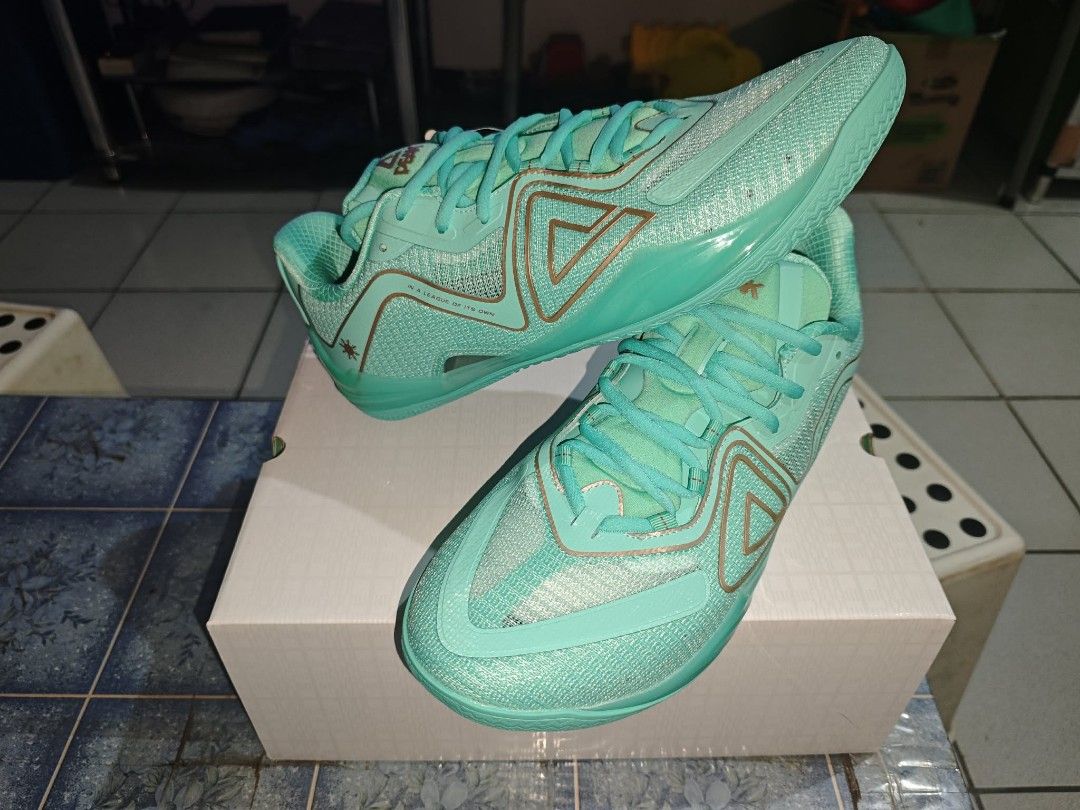 Peak Taichi Supreme "ALON" (Category: Sneakers) located in Quezon City. Submitted by mrpiggy0624 (Listing ID 1425557662, Image 3). Description: Peak Taichi Supreme "ALON" colorway Limited edition size US 11 fits 11.5.