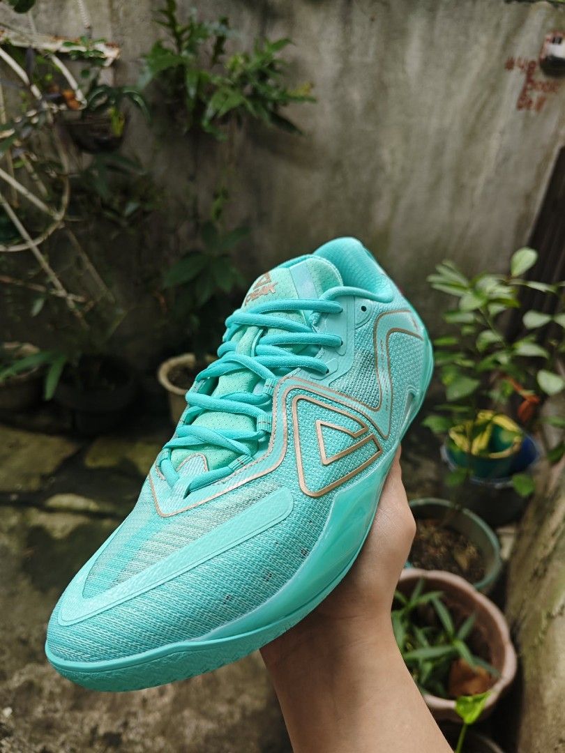 Peak Taichi Supreme "ALON" (Category: Sneakers) located in Quezon City. Submitted by mrpiggy0624 (Listing ID 1425557662, Image 1). Description: Peak Taichi Supreme "ALON" colorway Limited edition size US 11 fits 11.5.