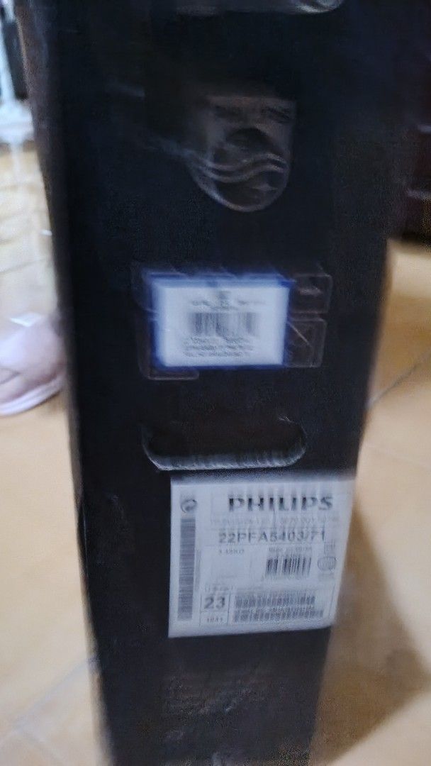 Philips 22PFA5403/71 Full HD LED TV (Category: TV) located in Quezon City. Submitted by buyers.inc (Listing ID 1425475384, Image 3). Description: Complete. Well used. Good working Condition. Looks new. Free wall bracket. 4k na lang, slightly nego for sure buyers. Thanks! .
