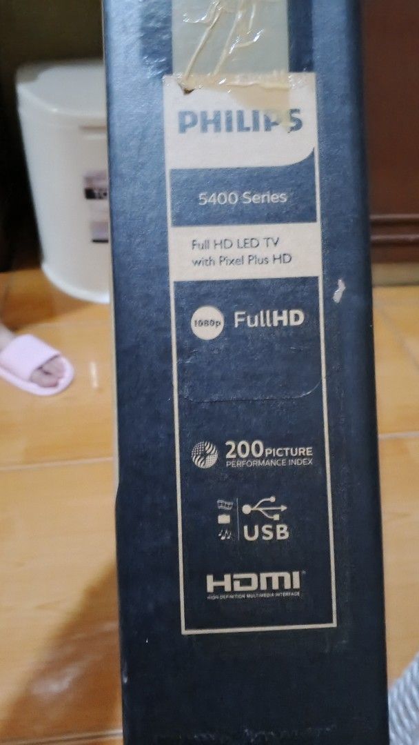 Philips 22PFA5403/71 Full HD LED TV (Category: TV) located in Quezon City. Submitted by buyers.inc (Listing ID 1425475384, Image 2). Description: Complete. Well used. Good working Condition. Looks new. Free wall bracket. 4k na lang, slightly nego for sure buyers. Thanks! .