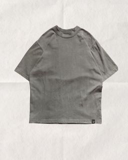 (Category: ) located in . Submitted by thrift___drip (Listing ID 1425541479, Image 1). Description: .