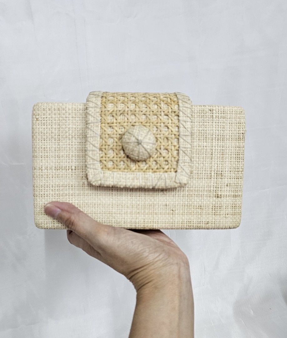 Raffia Woven Clutch Bag #26305 (Category: Clutches) located in Quezon City. Submitted by ilovenystuff (Listing ID 1425481025, Image 2). Description: raffia clutch with solihiya flap, gold chain.