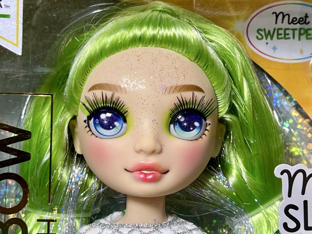 RAINBOW HIGH Rainbow World Doll - Jade Hunter (Category: Kids Toys) located in Quezon City. Submitted by dollbiz (Listing ID 1425574128, Image 2). Description: .
