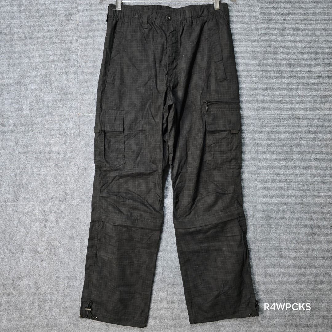 RANDOM JAPAN CONVERTIBLE GRID CAMOUFLAGE CARGO UTILITY PANTS (Category: Chinos) located in San Mateo. Submitted by r4wpcks (Listing ID 1425600715, Image 1). Description: Size on Tag: L Best Fit: 31 - 33 Waist: 31 - 34 inches Length: 41 | 27.5 inches Leg Hole / Hem: 9 | 9.5 inches Condition: 9/10 Color Rate: 9/10 Issue: Cut off built in belt COLOR MAY VARY DUE TO LIGHTING Location: San Mateo Rizal, near Marikina J&T/Lalamove courier, shipping fee 