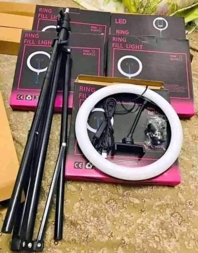 Ringlight with Stand (Category: Lighting) located in Cebu City. Submitted by gracemarvin06 (Listing ID 1425543151, Image 2). Description: - Ringlight with Stand - Provides even and flattering lighting - Ideal for photos, videos, and live streaming - Adjustable stand for versatile use.