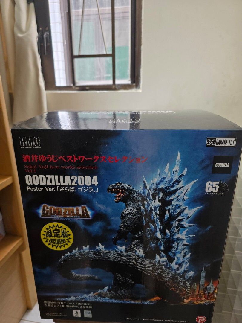 RMC Godzilla 2004 Poster Ver. 模型發光版 （分類：手辦雕像）位於 Hong Kong。 由 ken21722 提交（商品編號 1425468173，圖片 1）。簡介： RMC Godzilla 2004 Poster Ver. 模型，盒裝完整。模型細節精緻，外盒有輕微磨損。內含Godzilla模型及場景底座。適合Godzilla粉絲收藏。模型保存良好，未曾拆封。。