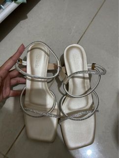 (Kategori: ) berada di . Dikirim oleh oslooooo (ID iklan 1425530224, Gambar 1). Deskripsi: .