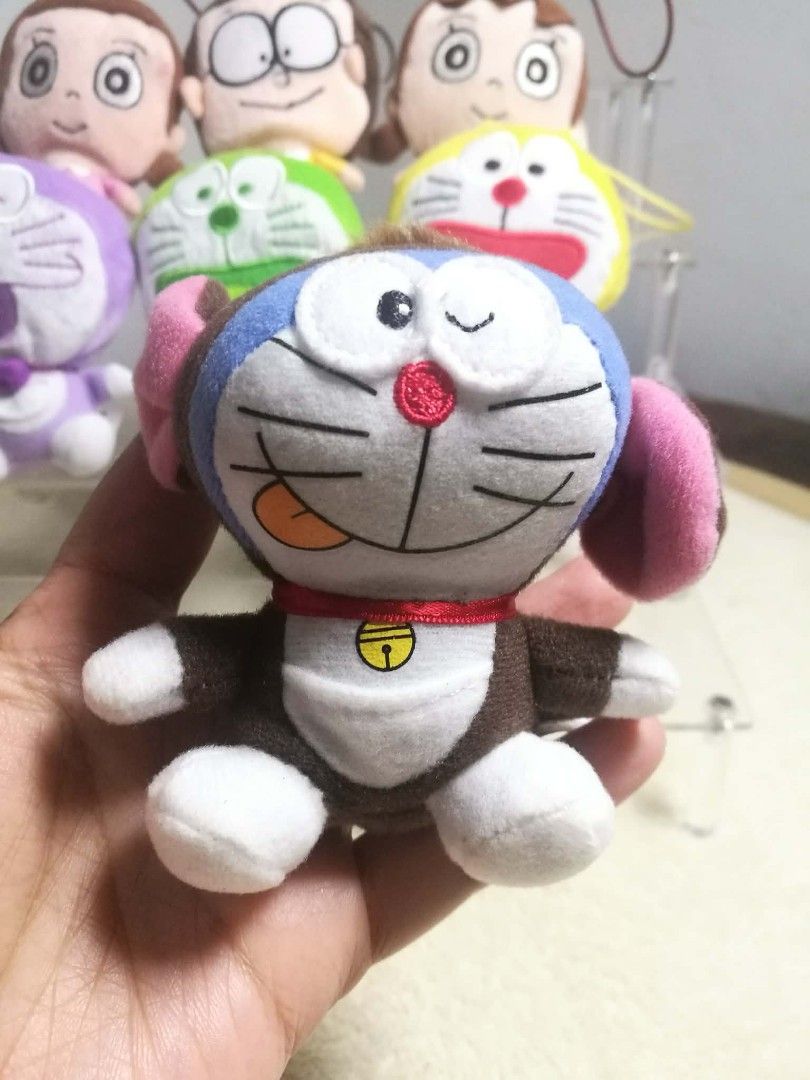 Set Doraemon Plush Keychain (Category: Character Goods) located in Baguio. Submitted by boxmania (Listing ID 1425618827, Image 3). Description: Bundle 9 pcs some charm-key ring some charm-purse some charm-ID holder From HK/UK/Dubai/Canada or Japan Surplus Box What you see is what you get No return, no exchange (random item po nakukuha ng seller sa box).