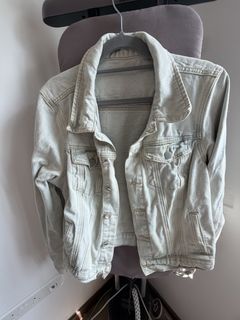 (Category: ) located in . Submitted by declutteringwardrobe1234 (Listing ID 1425512960, Image 1). Description: .