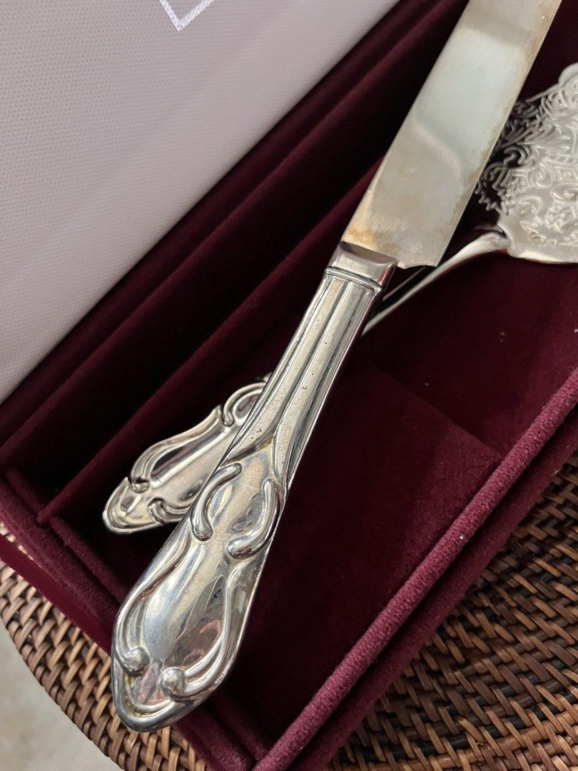 Silver Gallery Cake Knife and Server Set (Category: Dinnerware & Cutlery) located in Quezon City. Submitted by piapot123 (Listing ID 1425543321, Image 3). Description: Vintage cake server 11.5in knife 14in Great condition/unused.