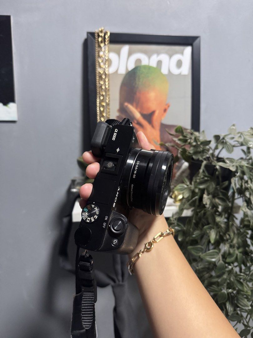 Sony Alpha a6000 Mirrorless Camera (Category: Cameras) located in Cebu City. Submitted by gilejehhk (Listing ID 1425563554, Image 2). Description: Sony Alpha a6000 Mirrorless Camera with 16-50mm Lens No issues well kept!!! 7590 shuttercount.