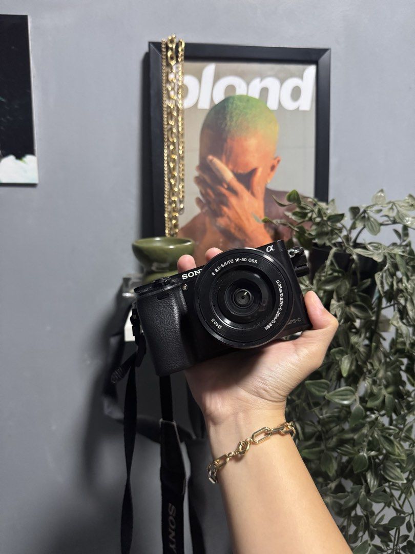 Sony Alpha a6000 Mirrorless Camera (Category: Cameras) located in Cebu City. Submitted by gilejehhk (Listing ID 1425563554, Image 1). Description: Sony Alpha a6000 Mirrorless Camera with 16-50mm Lens No issues well kept!!! 7590 shuttercount.