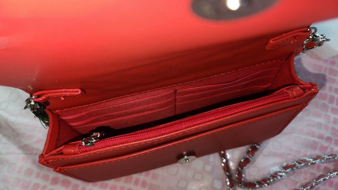 Studio Badgley Mischka Red Chain Bag (Category: Shoulder Bags) located in Quezon City. Submitted by layla.tan (Listing ID 1425566803, Image 3). Description: • payo / 24 hours • with tags • no return refund exchange.