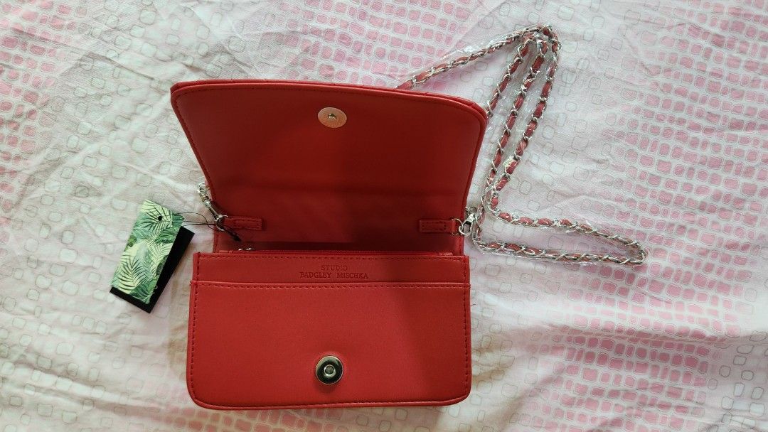 Studio Badgley Mischka Red Chain Bag (Category: Shoulder Bags) located in Quezon City. Submitted by layla.tan (Listing ID 1425566803, Image 2). Description: • payo / 24 hours • with tags • no return refund exchange.