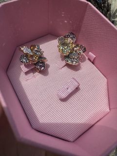 (Category: ) located in . Submitted by cantstopshopping94 (Listing ID 1425512022, Image 1). Description: .