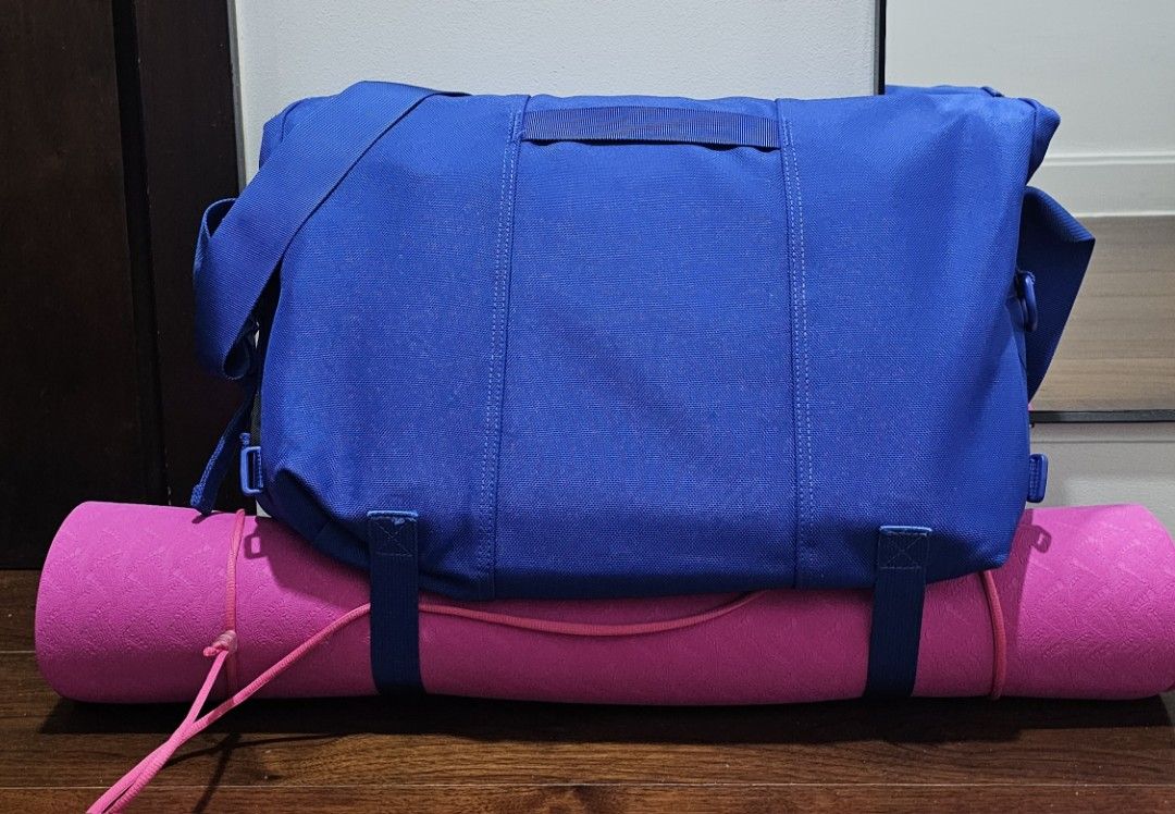 Timbuk2 Classic Messenger Bag, Medium 21L, Blue (Category: Sling Bags) located in Paranaque City. Submitted by martan9 (Listing ID 1425589941, Image 3). Description: Timbuk2 Classic Messenger Bag, Medium 21L, Blue ₱5,899 (slightly negotiable) In very good condition, signs of wear are minimal - no fraying of fabric See photos for a sample loadout Can fit 16" or larger latptop 2 water bottles, 1 medium sized vanity kit, 2 sets of sports kit/gym wea