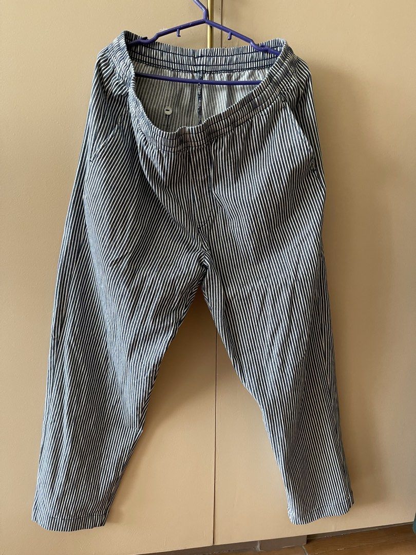 Uniqlo Striped Pants - Size L (Category: Other Bottoms) located in Quezon City. Submitted by kvrt0907 (Listing ID 1425531612, Image 1). Description: Selling Pre-Loved Uniqlo stripes skinny pants. Size Large. NEGOTIABLE Rfs - Decluttering.