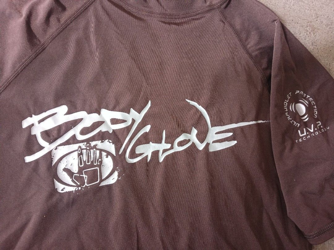 Vintage Body glove RushGuard (Category: Swim Top & Rash Guards) located in Subic. Submitted by gentlecloud-8030a3 (Listing ID 1425505065, Image 2). Description: Vintage Body glove RushGuard size M to L fitting stretchable like new no issue 380+ship.