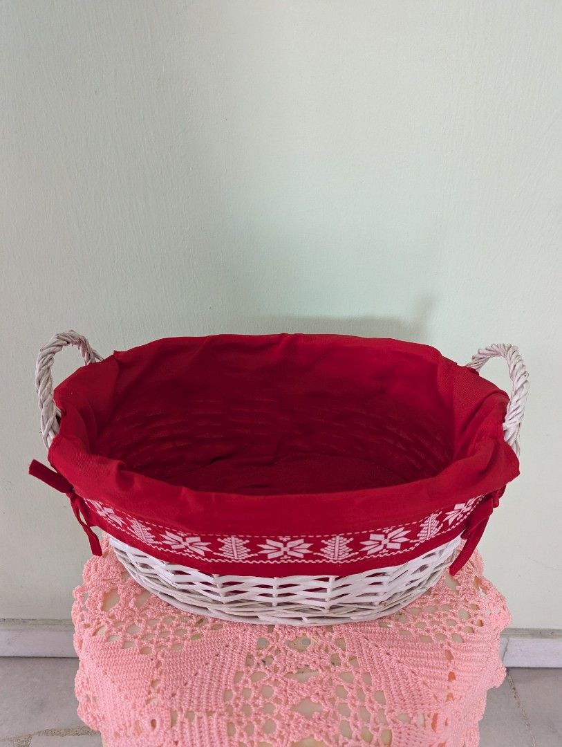 White Wicker Basket449542954093783040