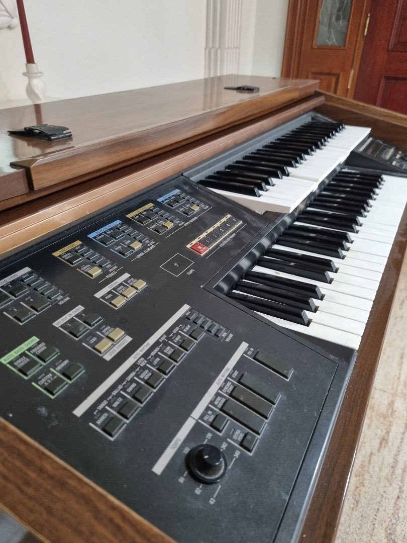 Yamaha Electone ME-200F Electronic Organ (Category: Musical Instruments) located in Quezon City. Submitted by 2ndhand_ph (Listing ID 1425609844, Image 2). Description: For parts or repair Rfs: decluttering.