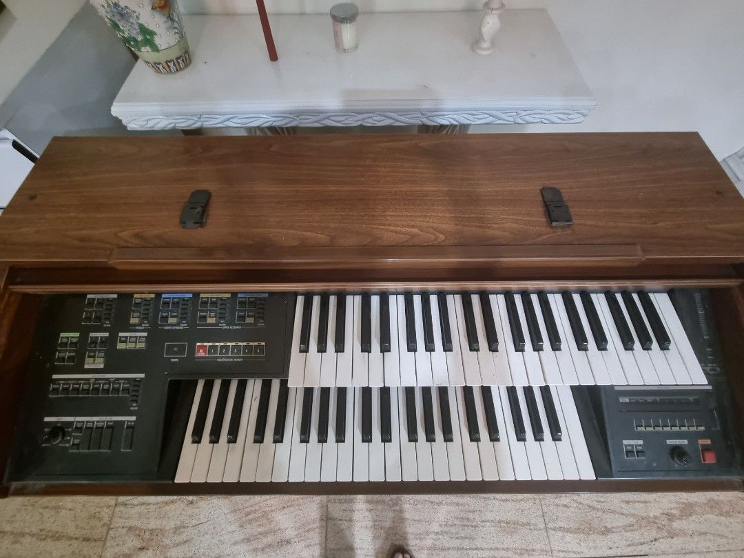 Yamaha Electone ME-200F Electronic Organ (Category: Musical Instruments) located in Quezon City. Submitted by 2ndhand_ph (Listing ID 1425609844, Image 3). Description: For parts or repair Rfs: decluttering.