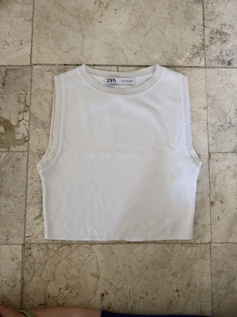 Zara Sleeveless Top White (Category: Sleeveless) located in Las Pinas. Submitted by kva13 (Listing ID 1425446513, Image 1). Description: .