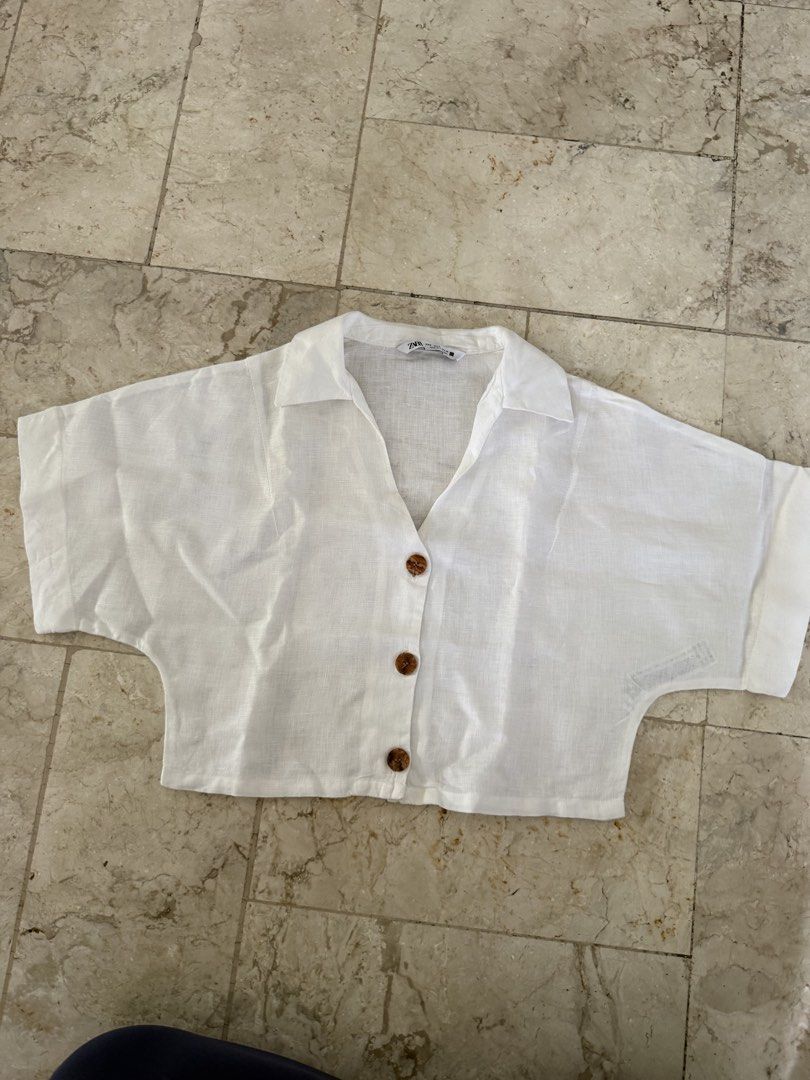 Zara White Linen Top (Category: Blouses) located in Las Pinas. Submitted by kva13 (Listing ID 1425447019, Image 1). Description: .