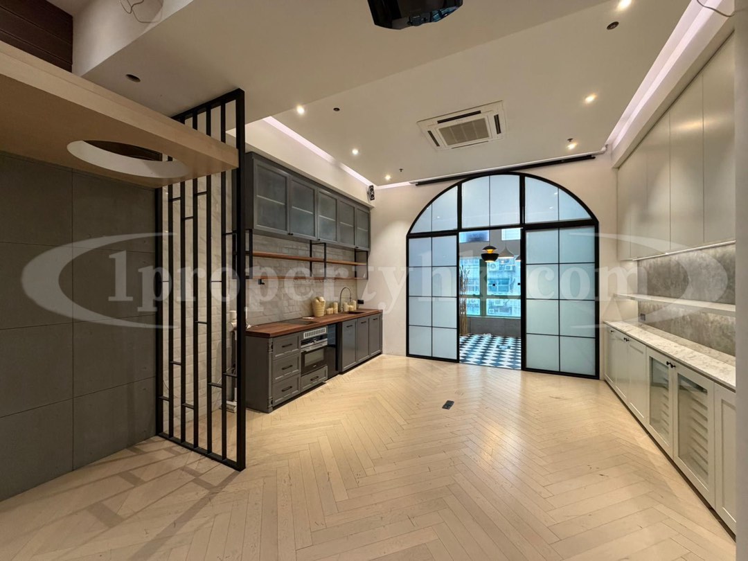 (分類:)位於 。 由 jasonng_office.leasing 提交(商品編號 1429548761,圖片 1)。簡介: 。