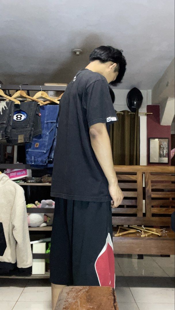 A Bathing Ape shirt (Category: Tshirts & Polo Shirts ) located in Quezon City. Submitted by gian_klein21 (Listing ID 1429611620, Image 3). Description: A Bathing ape shirt Length - 28.5 Width - 21 350 + sf model height 5'8 dm fore more info or vc sa blue app.