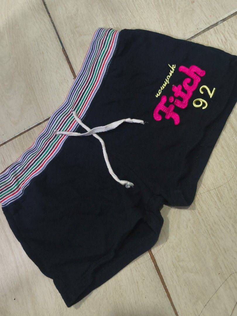 Abercrombie & Fitch Shorts (Category: Shorts) located in Manila. Submitted by xtoothfairyx (Listing ID 1429599515, Image 1). Description: NO WW small to semi-med .