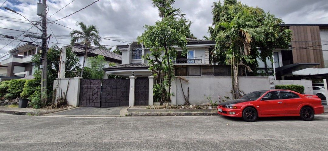ACROPOLIS Quezon City Facing East (Category: House & Lot) located in Taguig. Submitted by brokerhanstaneo_09178038728 (Listing ID 1429507003, Image 1). Description: Acropolis Libis, Quezon City House for sale Lot area: 279 square meters 4 bedrooms 3 car garage P86 Million.