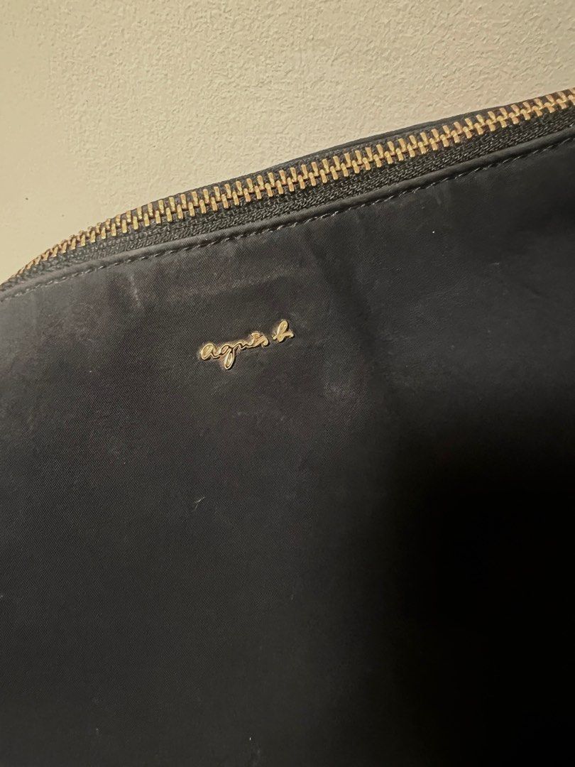 Agnes B. Crossbody/Shoulder Bag (Category: Cross-body Bags) located in Taguig. Submitted by studio26 (Listing ID 1429562420, Image 2). Description: PLEASE READ THE ENTIRE POST TO SEE ANSWERS TO COMMON QUESTIONS Agnes B. Crossbody/shoulder bag Dimensions: 9x10x4 inches LOCATION Antipolo / Taguig PAYMENT Cashless payment only. GCash or BPI. DELIVERY To be arranged and shouldered by buyer. .