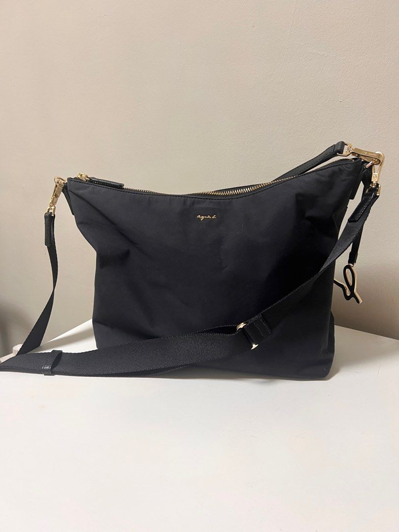 Agnes B. Crossbody/Shoulder Bag (Category: Cross-body Bags) located in Taguig. Submitted by studio26 (Listing ID 1429562420, Image 1). Description: PLEASE READ THE ENTIRE POST TO SEE ANSWERS TO COMMON QUESTIONS Agnes B. Crossbody/shoulder bag Dimensions: 9x10x4 inches LOCATION Antipolo / Taguig PAYMENT Cashless payment only. GCash or BPI. DELIVERY To be arranged and shouldered by buyer. .