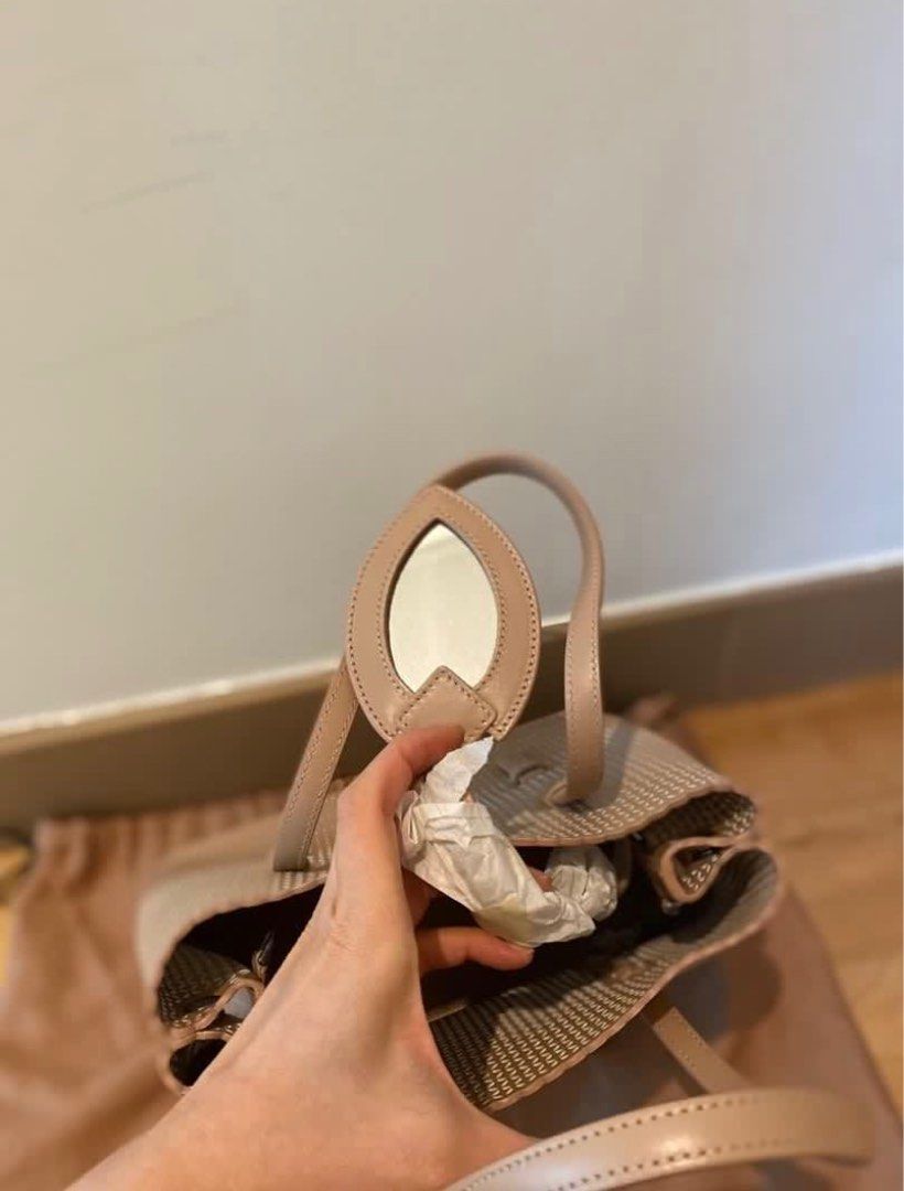 Alaia (Category: Luxury Bags & Wallets) located in Manila. Submitted by dashlux (Listing ID 1429537225, Image 3). Description: .