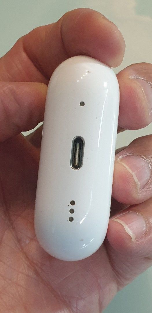 Apple AirPods Pro Charging Case414957558994063364